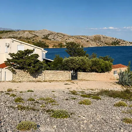 1 Bedroom Beach Front Apartment In Smokvica Smokvica (Pag)
