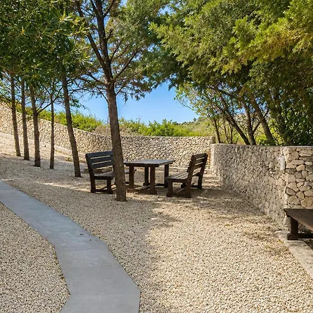 1 Bedroom Beach Front Apartment In Smokvica *